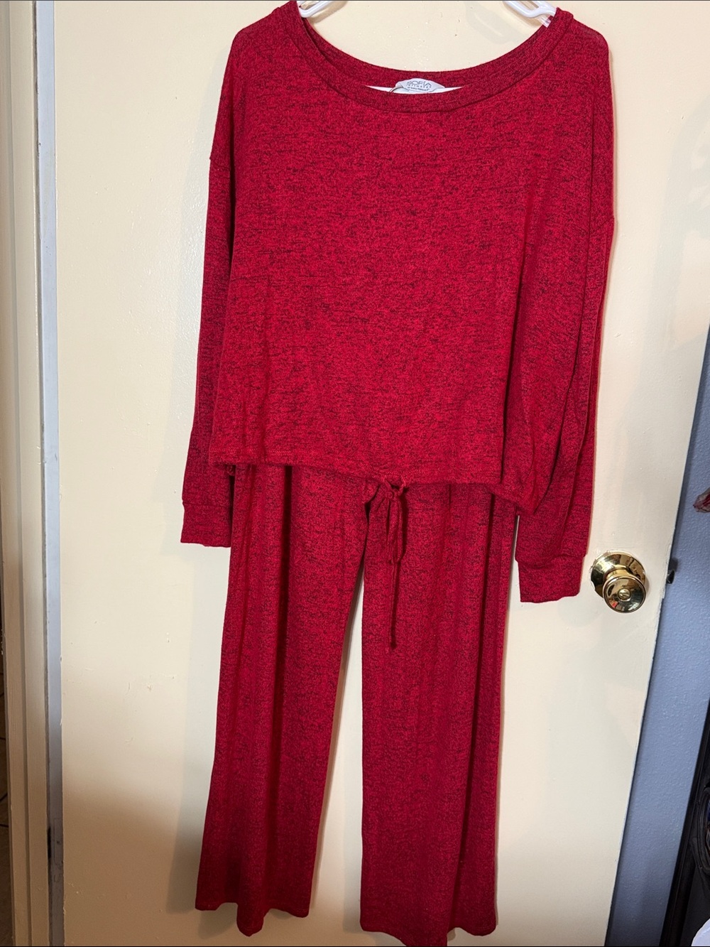 sofia by sofia vergara Red Long-Sleeve Pajama Set